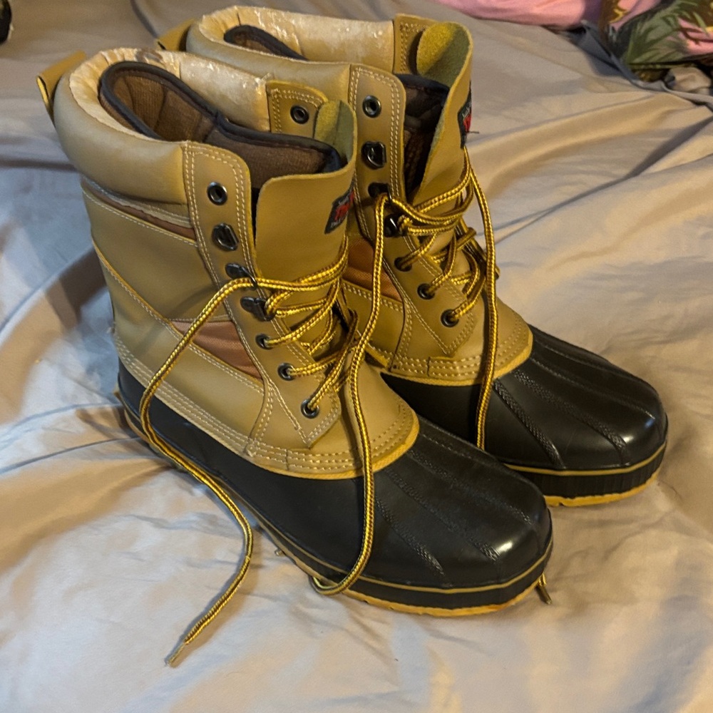 Men's Two-Tone Duck Boots